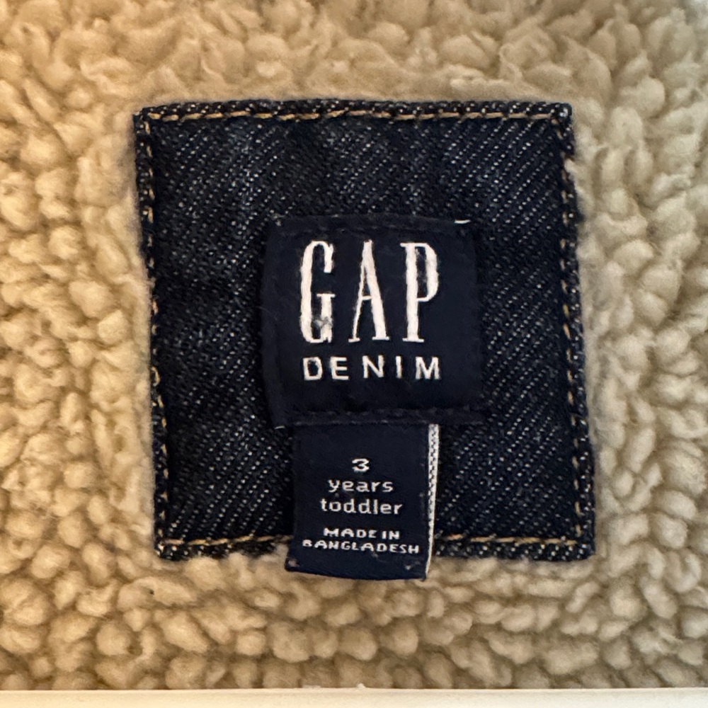 GAP Kids Denim Jacket with Cream Sherpa - Picture 2 of 8